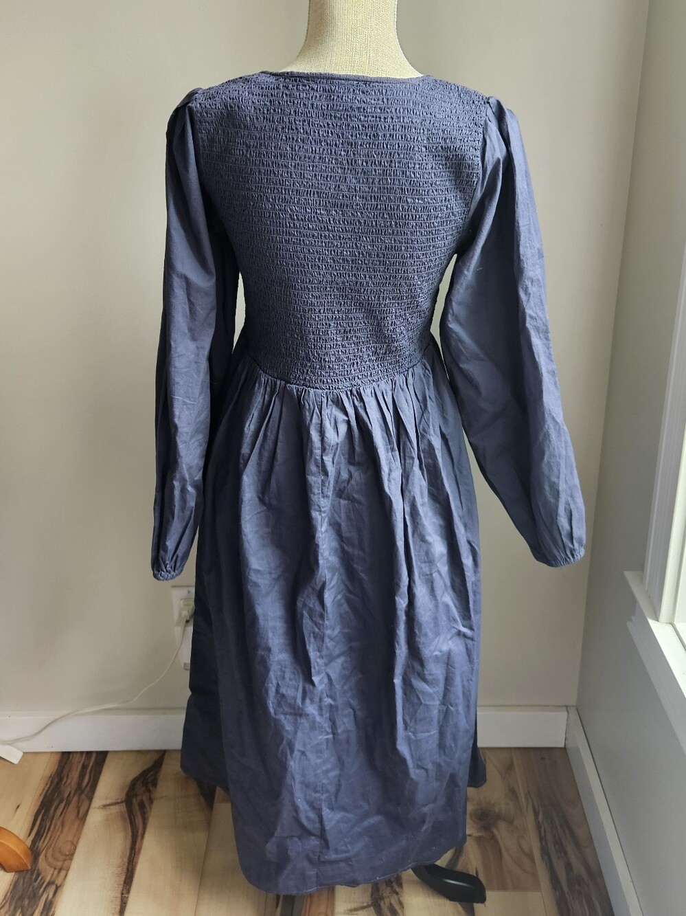 Old Navy Navy Smocked Square-Neck Midi Dress - Picture 4 of 6
